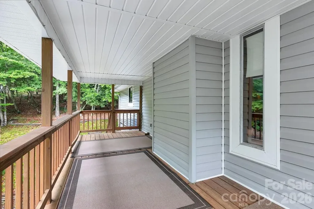 108 Easy Street Cedar Mountain NC 28718