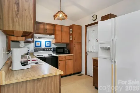 108 Easy Street Cedar Mountain NC 28718