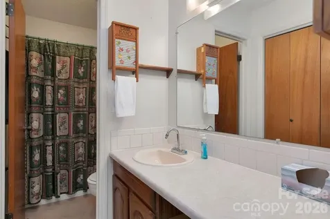108 Easy Street Cedar Mountain NC 28718