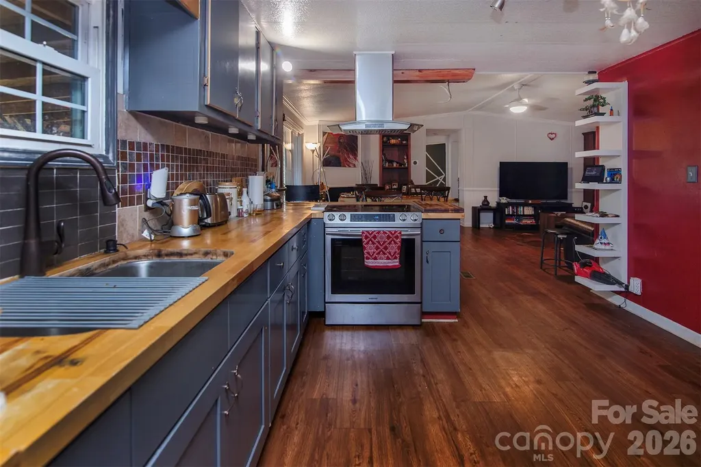 5727 Thompson Road Charlotte NC 28216