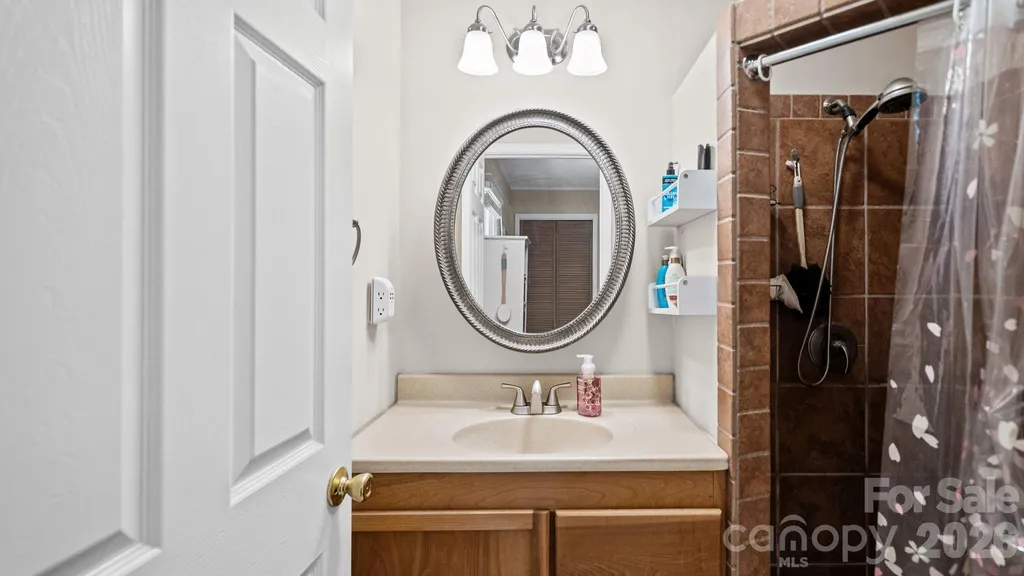 5313 Clearwater Lake Road Mount Holly NC 28120