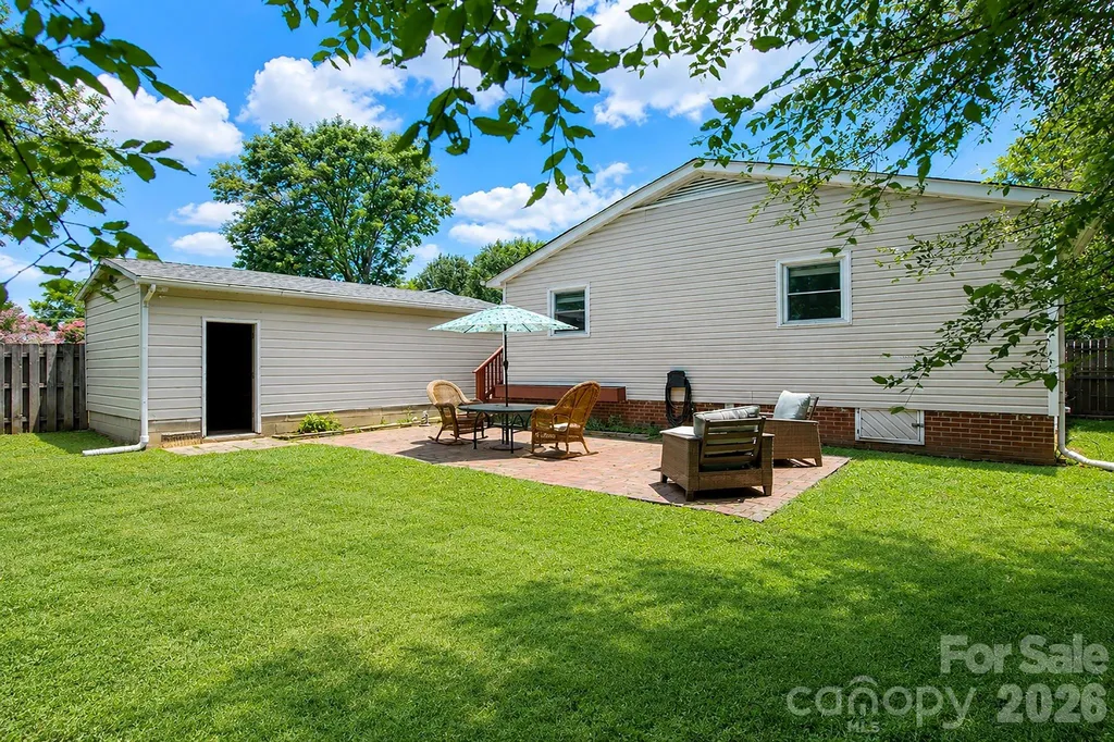 5313 Clearwater Lake Road Mount Holly NC 28120
