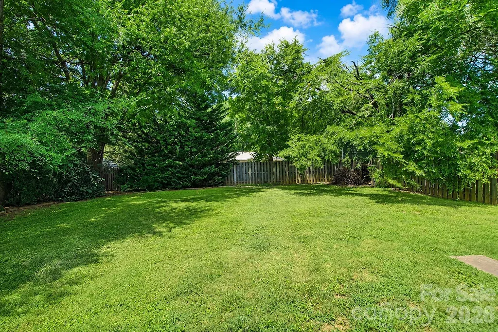 5313 Clearwater Lake Road Mount Holly NC 28120
