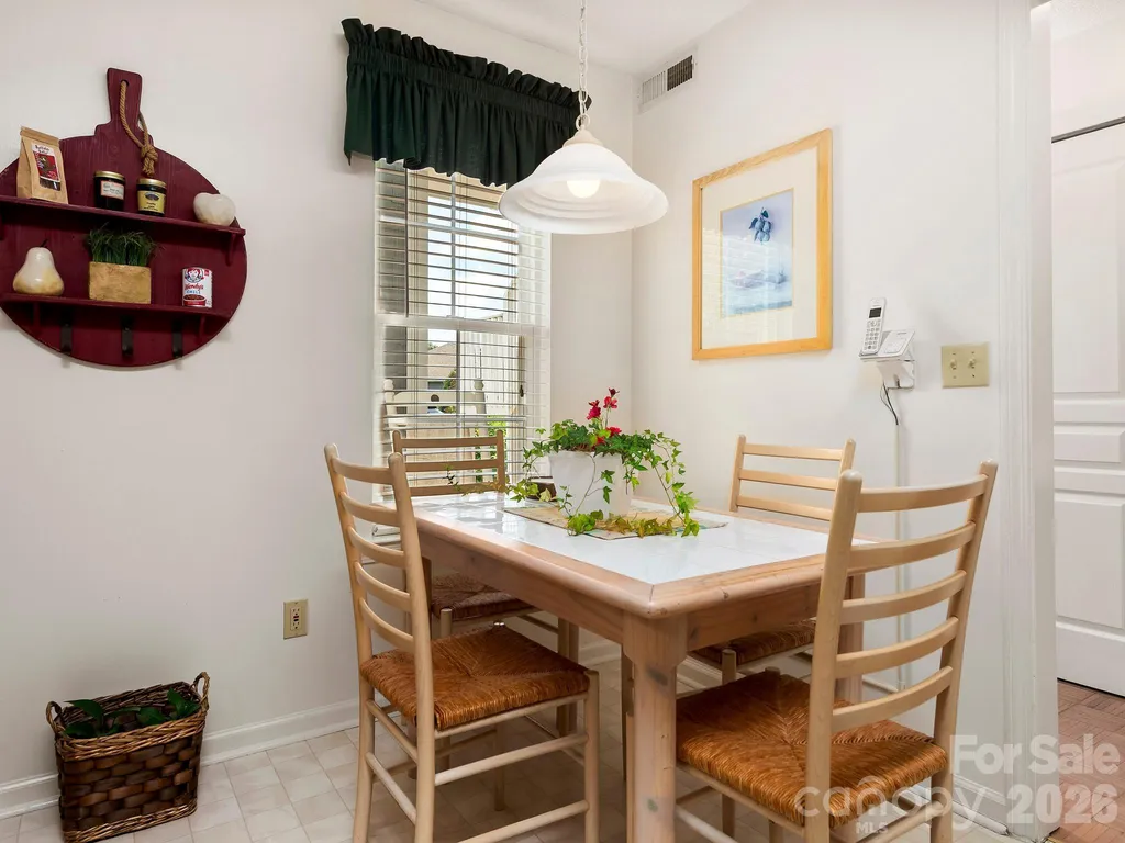 2903 Sagamore Lane Asheville NC 28806