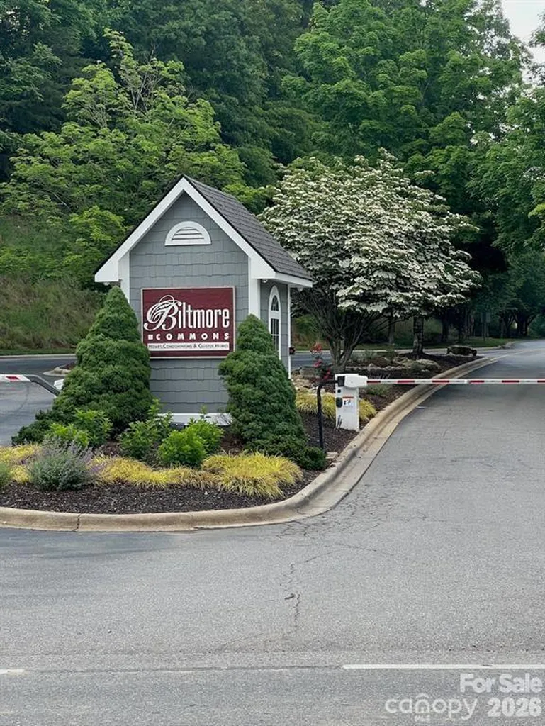 2903 Sagamore Lane Asheville NC 28806
