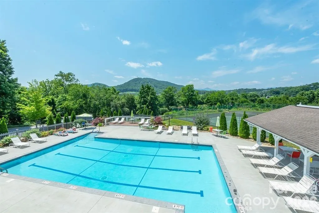 2903 Sagamore Lane Asheville NC 28806