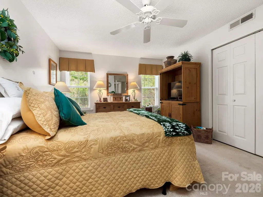 2903 Sagamore Lane Asheville NC 28806