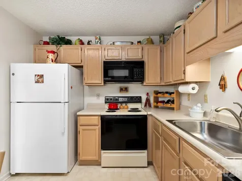 2903 Sagamore Lane Asheville NC 28806