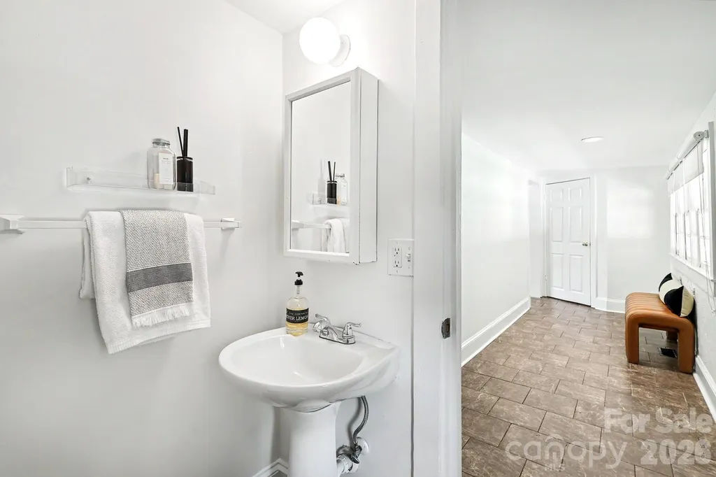 2816 Yadkin Avenue Charlotte NC 28205