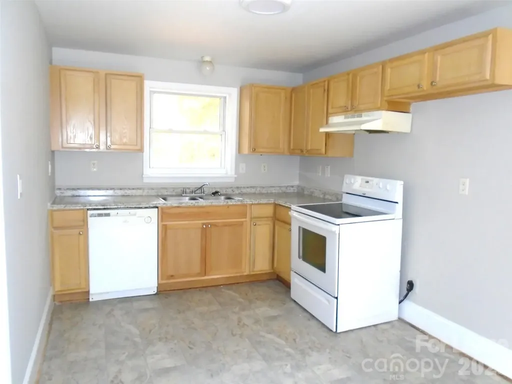 223 Dakota Street Charlotte NC 28216