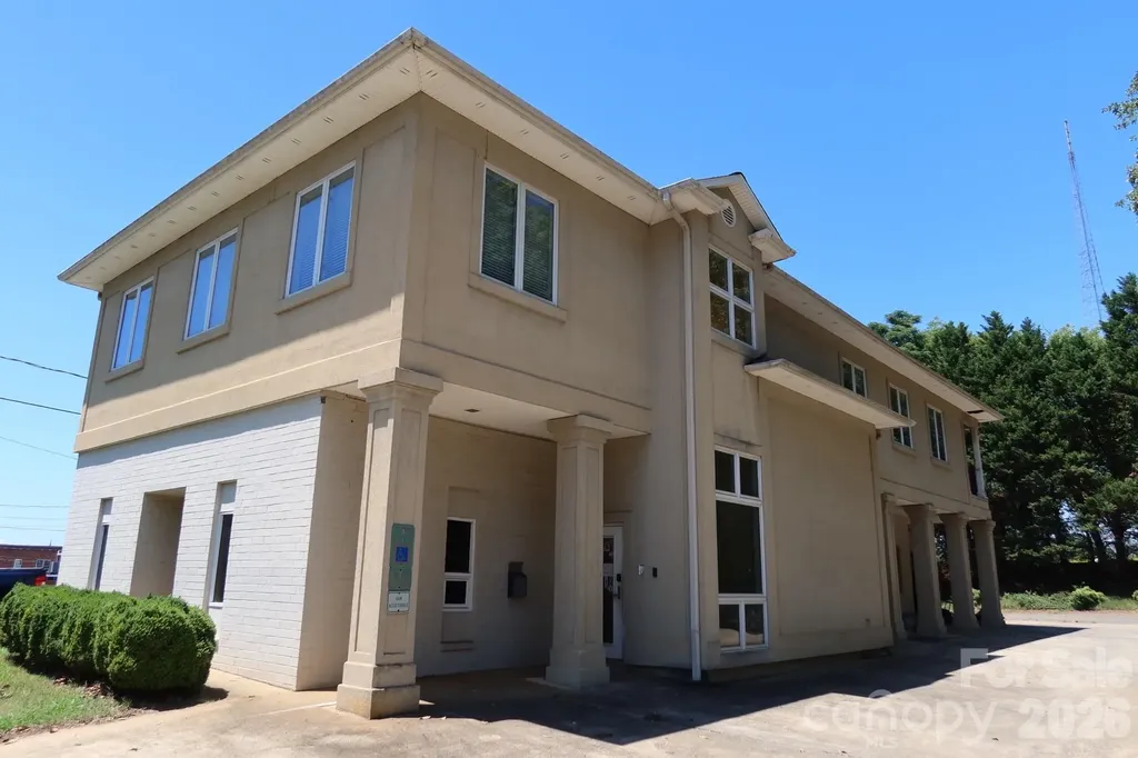 415 1st Avenue SE Hickory NC 28602