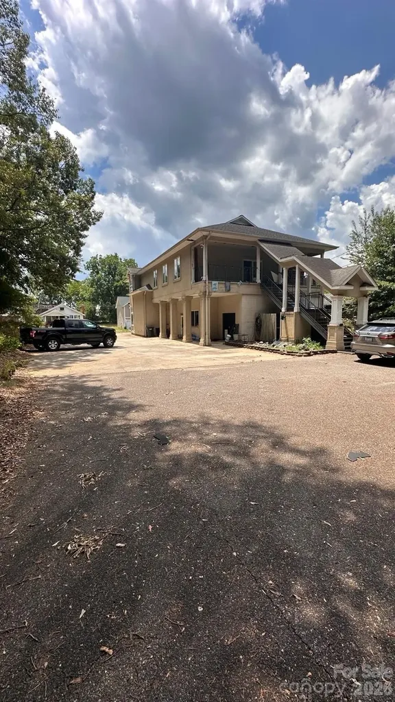 415 1st Avenue SE Hickory NC 28602