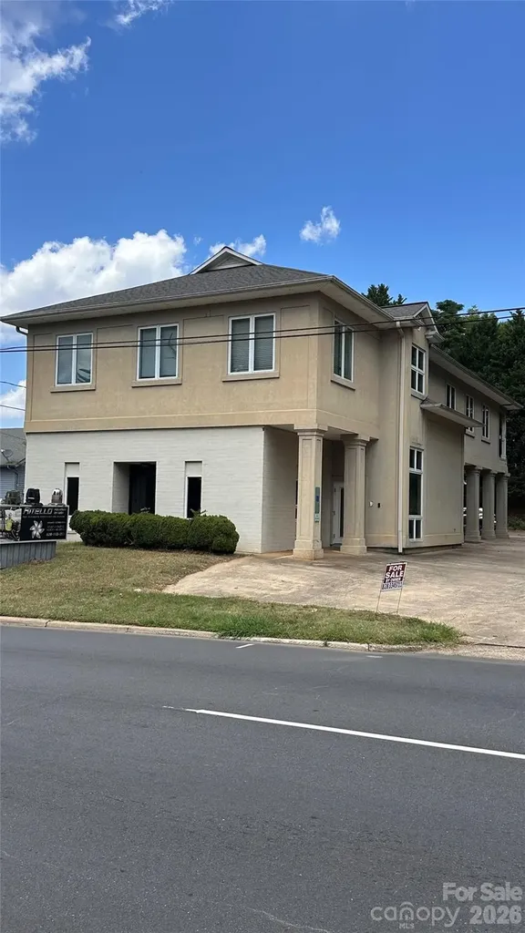415 1st Avenue SE Hickory NC 28602