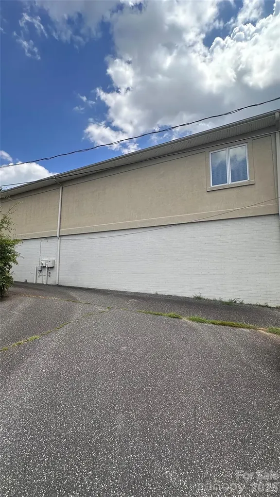 415 1st Avenue SE Hickory NC 28602
