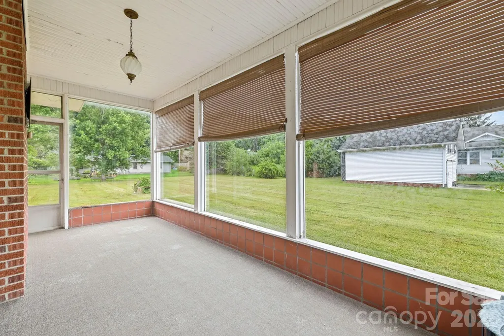 783 Skyland Drive Sylva NC 28779