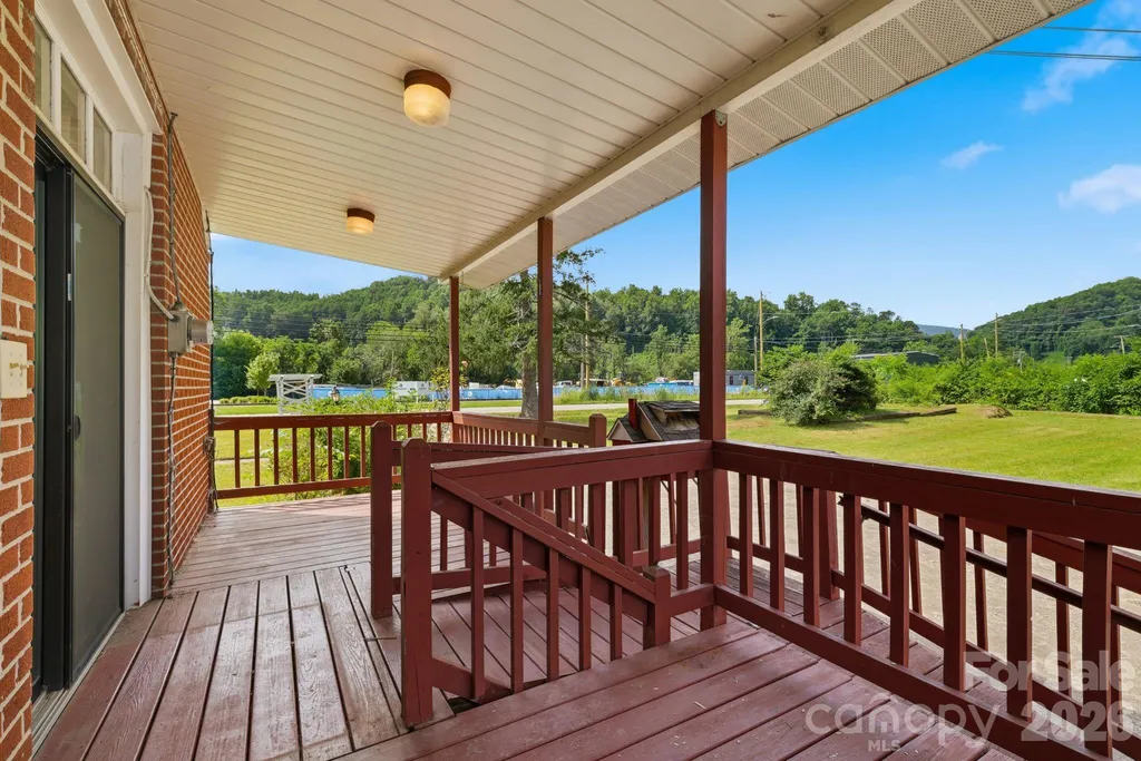 783 Skyland Drive Sylva NC 28779