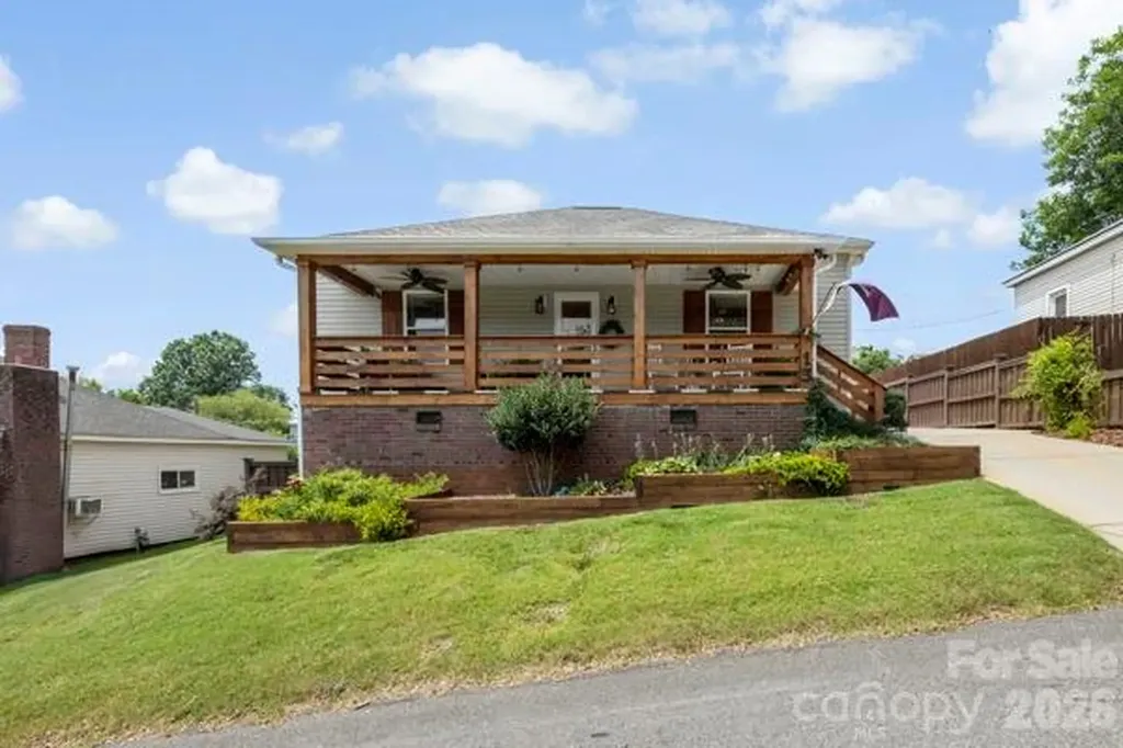 13 1st Street Cramerton NC 28032