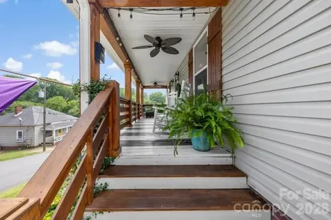 13 1st Street Cramerton NC 28032