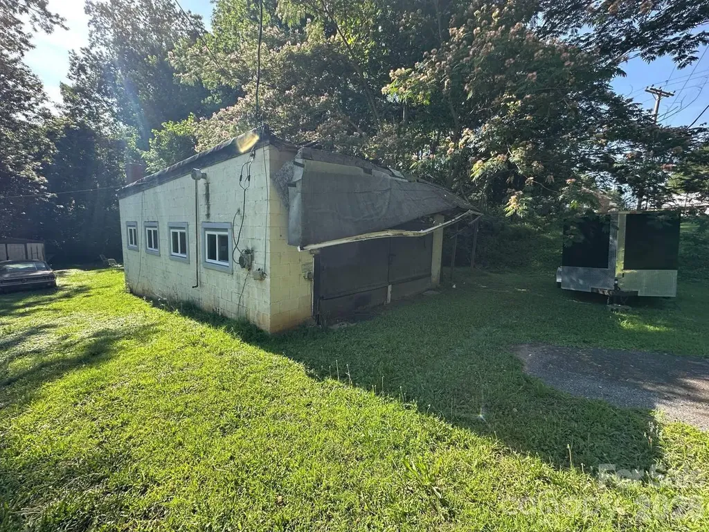 310 S Miller Avenue Statesville NC 28677