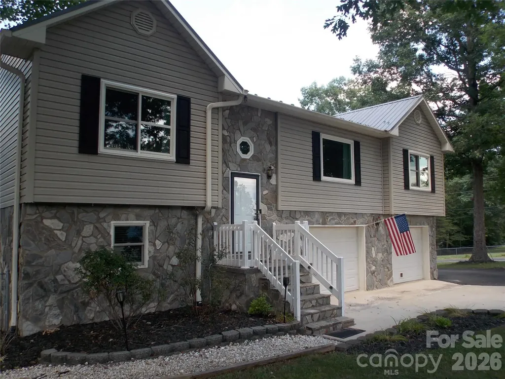 4249 Beach Road Hudson NC 28638