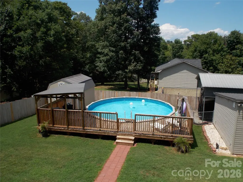 4249 Beach Road Hudson NC 28638