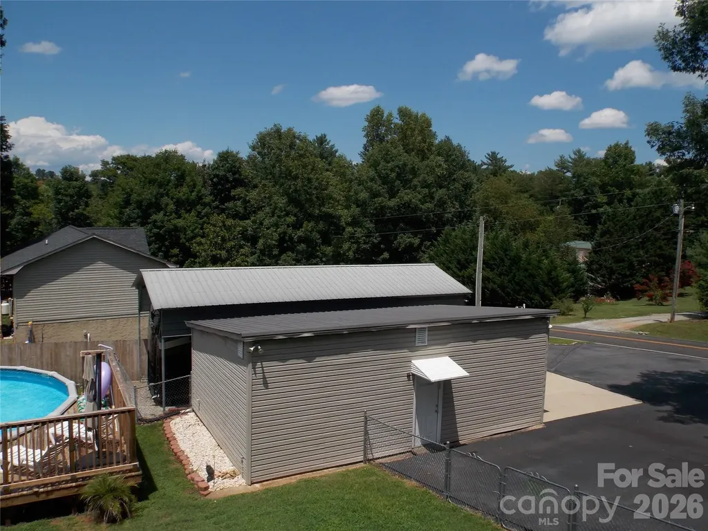 4249 Beach Road Hudson NC 28638
