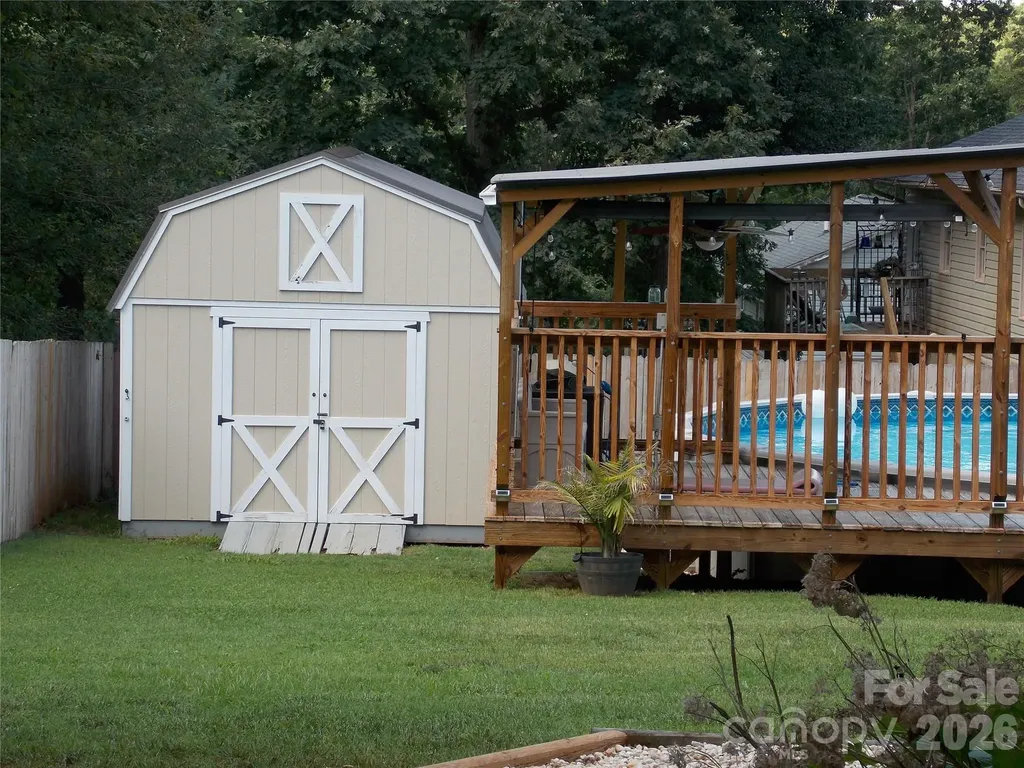 4249 Beach Road Hudson NC 28638