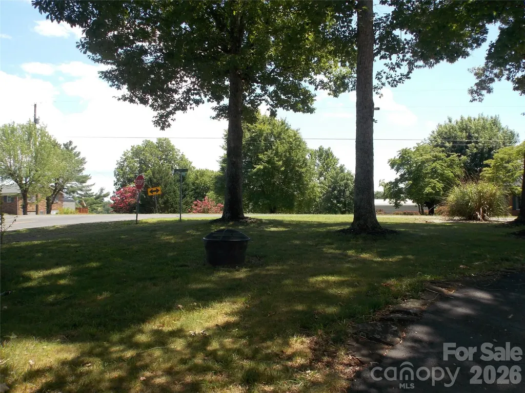 4249 Beach Road Hudson NC 28638