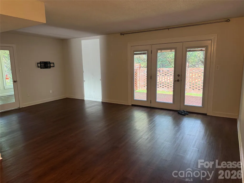 2705 N Center Street Hickory NC 28601
