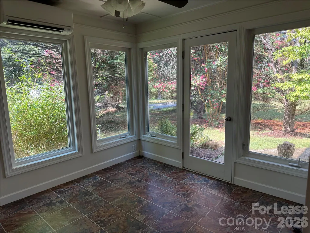 2705 N Center Street Hickory NC 28601
