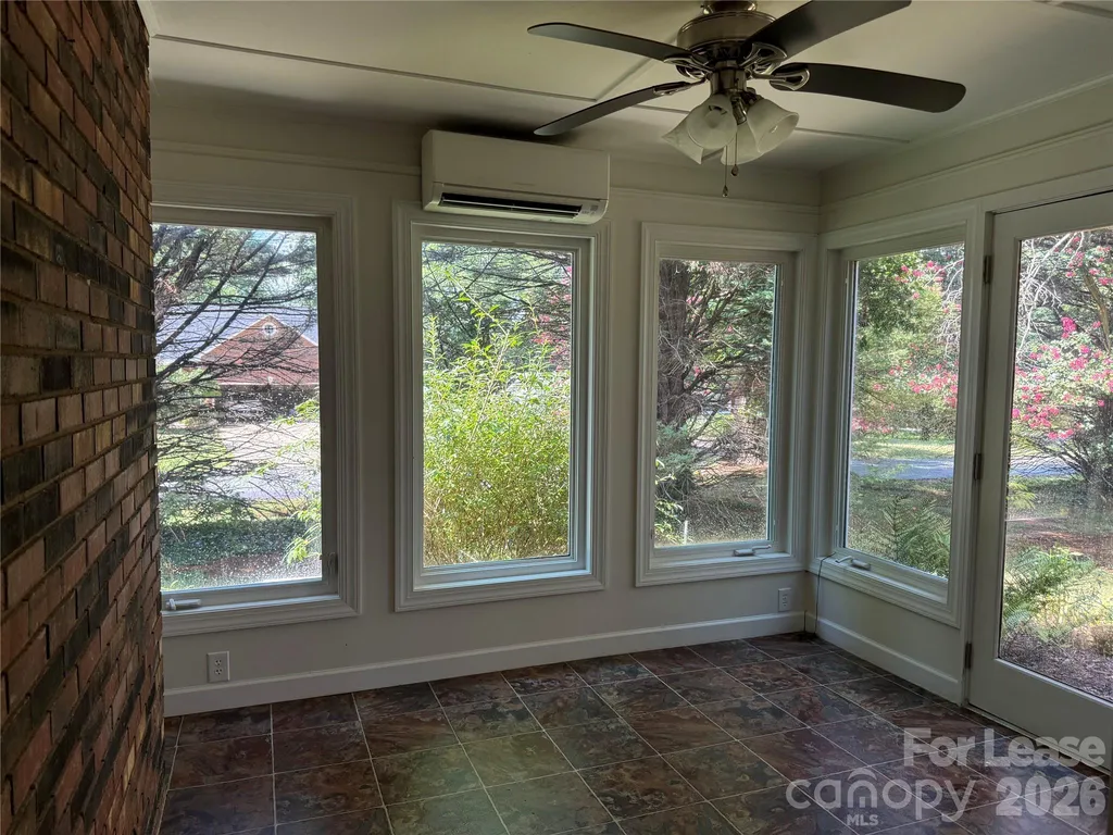 2705 N Center Street Hickory NC 28601
