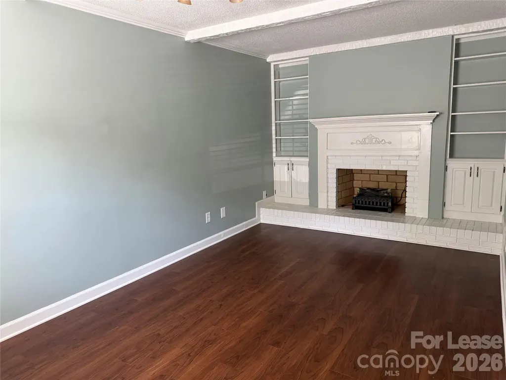 2705 N Center Street Hickory NC 28601
