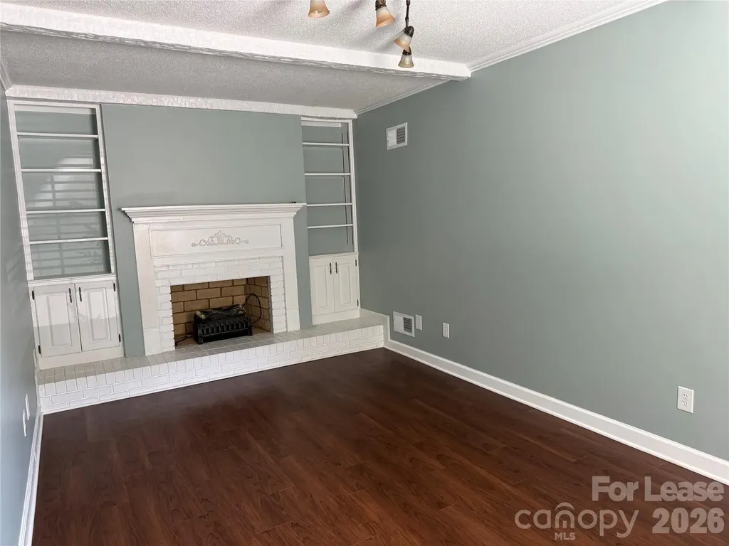 2705 N Center Street Hickory NC 28601