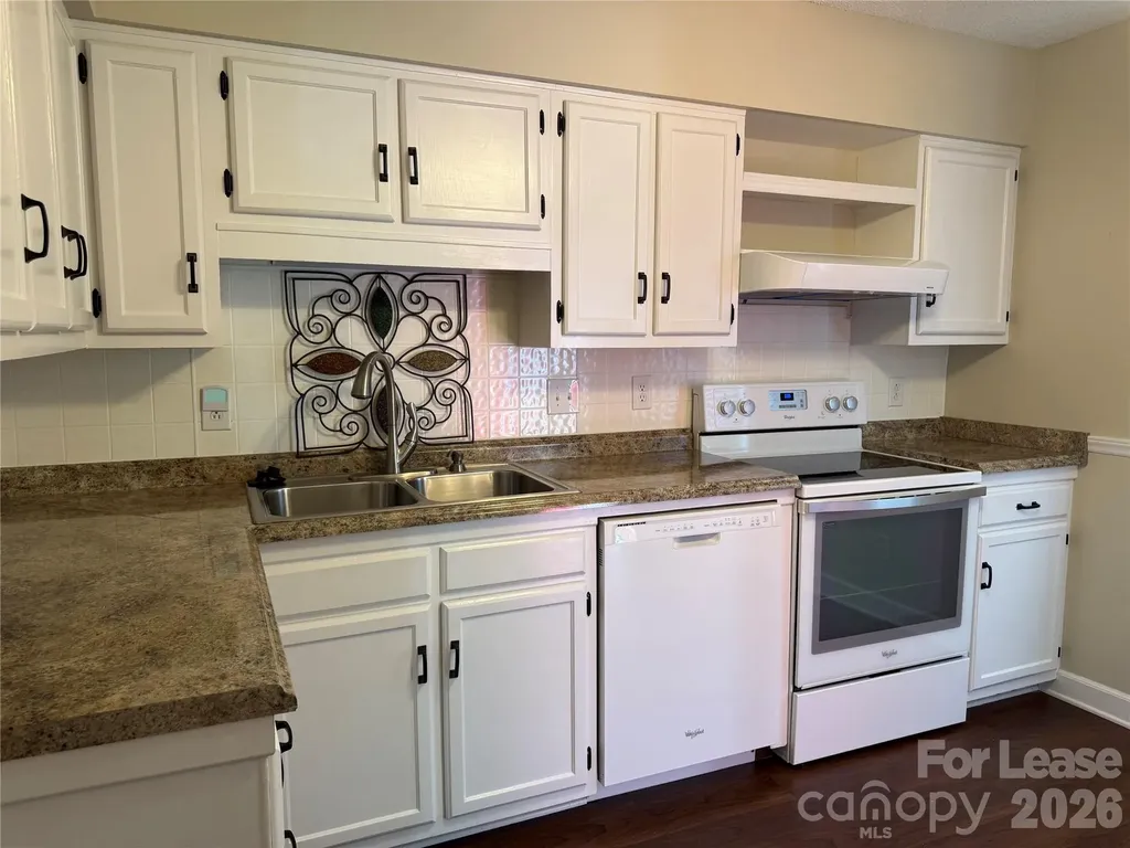 2705 N Center Street Hickory NC 28601