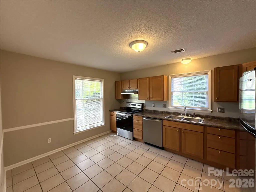 906 Mclaughlin Drive Charlotte NC 28212