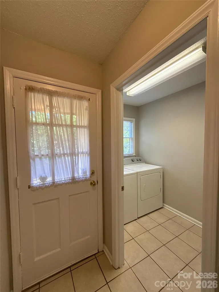 906 Mclaughlin Drive Charlotte NC 28212