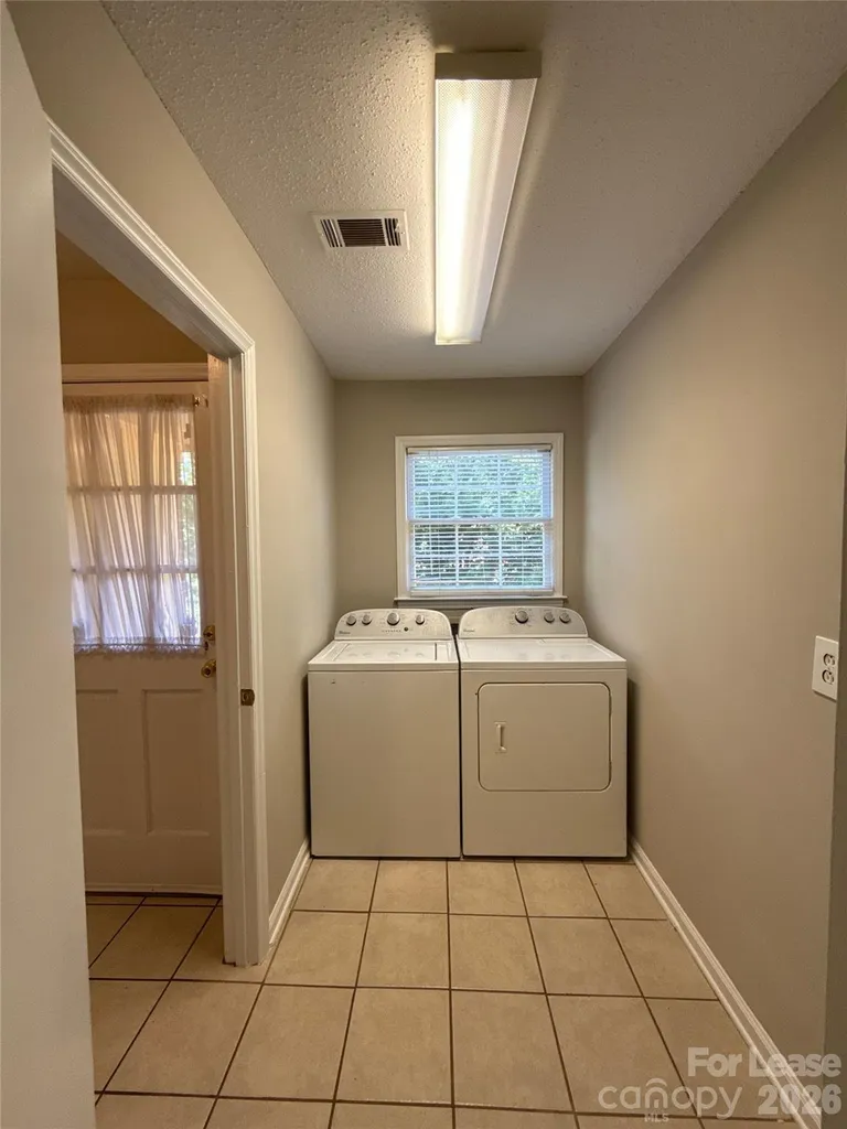 906 Mclaughlin Drive Charlotte NC 28212