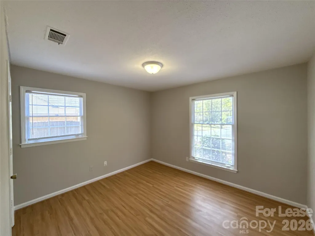 906 Mclaughlin Drive Charlotte NC 28212