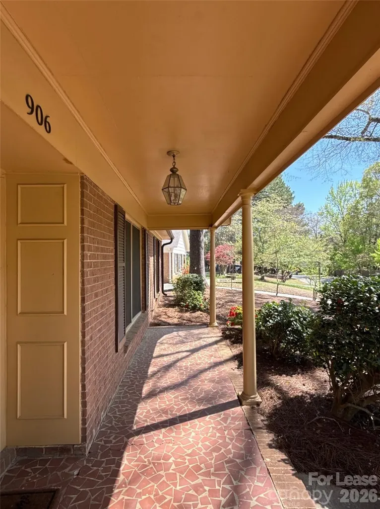 906 Mclaughlin Drive Charlotte NC 28212