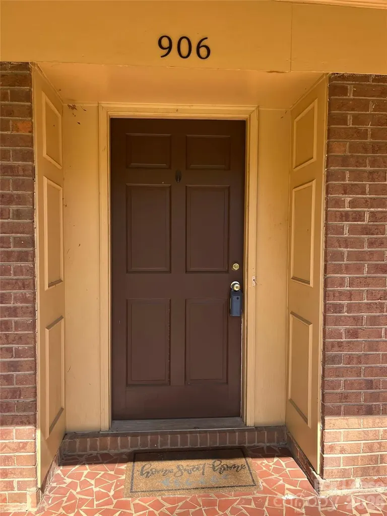 906 Mclaughlin Drive Charlotte NC 28212