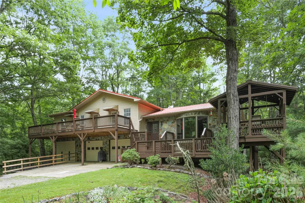 154 Hondah Boulevard Brevard NC 28712