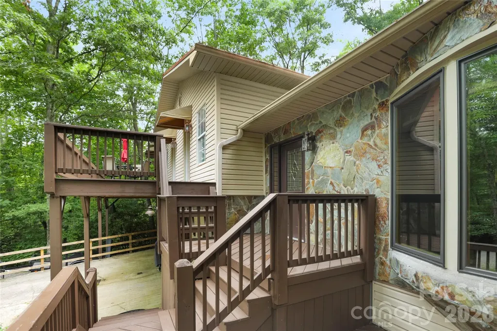 154 Hondah Boulevard Brevard NC 28712
