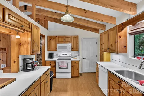 154 Hondah Boulevard Brevard NC 28712
