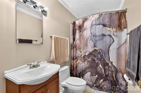 154 Hondah Boulevard Brevard NC 28712