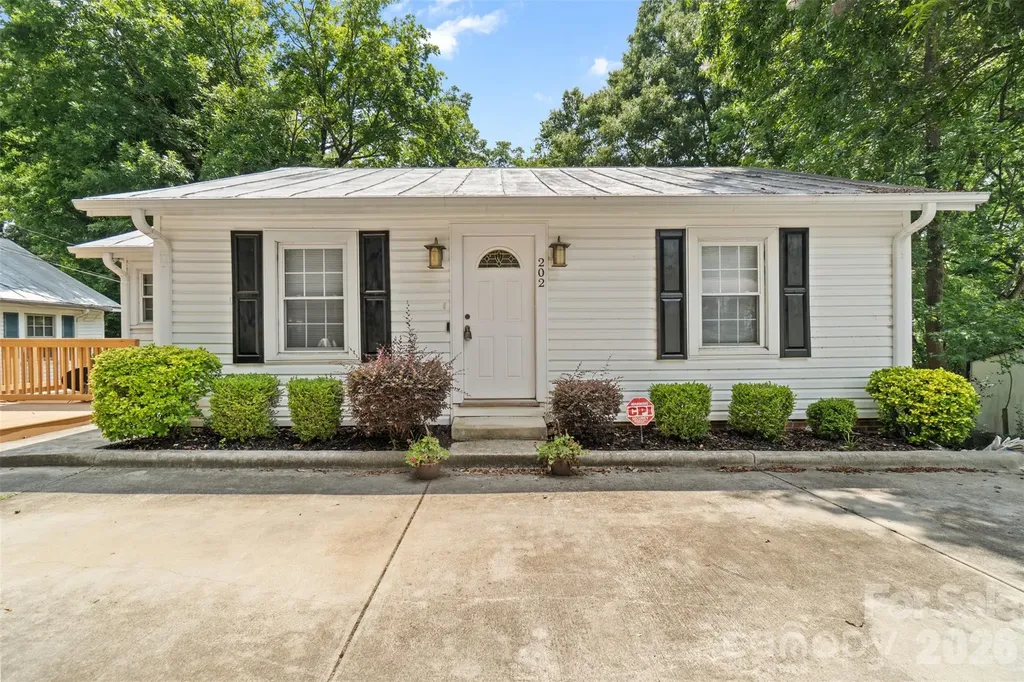 202 E Hargrave Street Wadesboro NC 28170