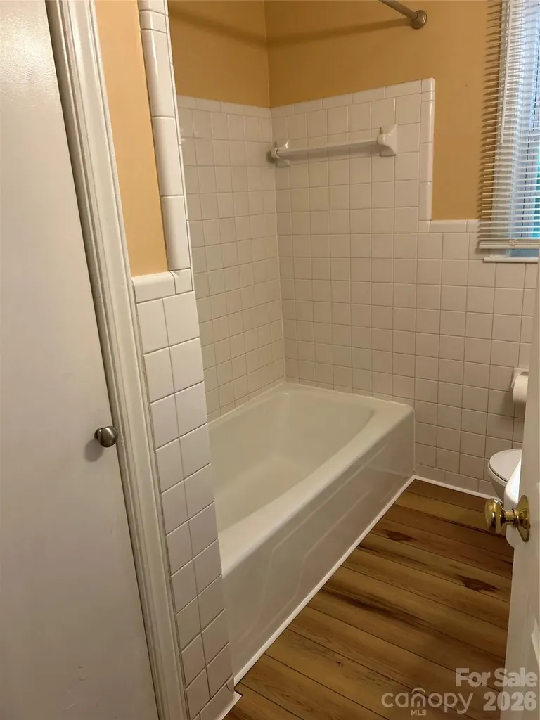 11 Mountain Road Hendersonville NC 28791