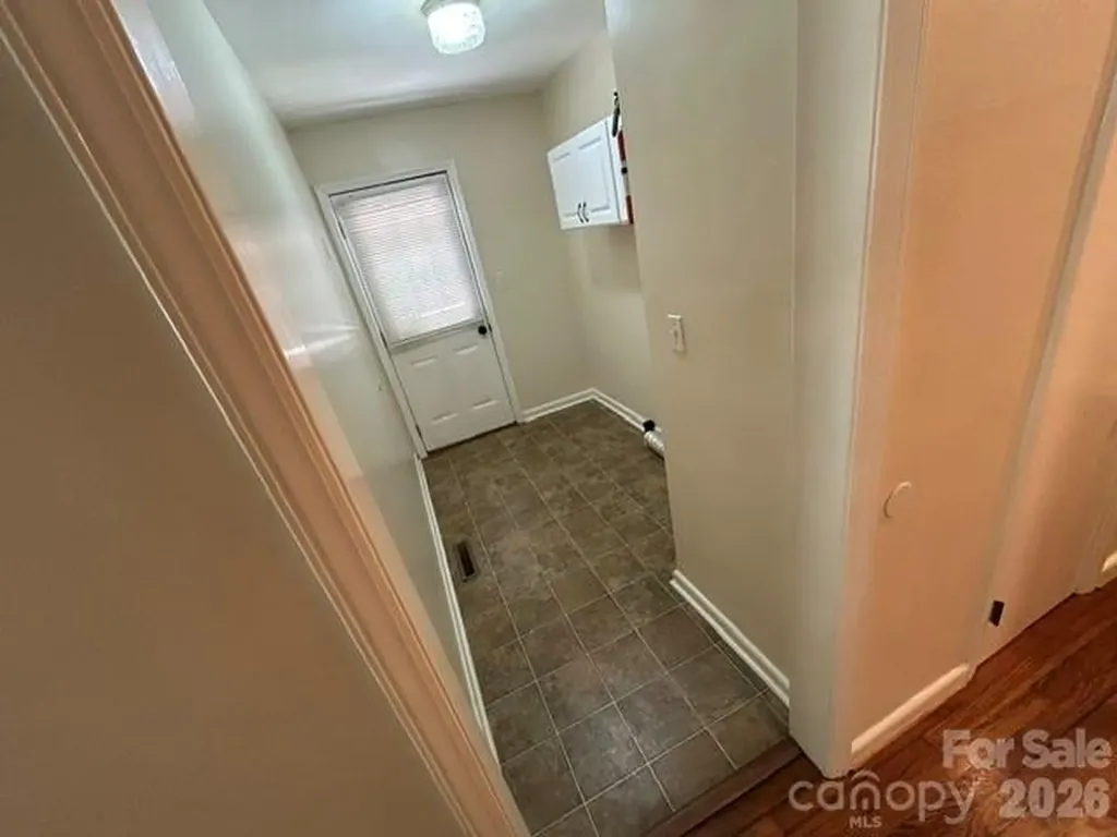 11 Mountain Road Hendersonville NC 28791