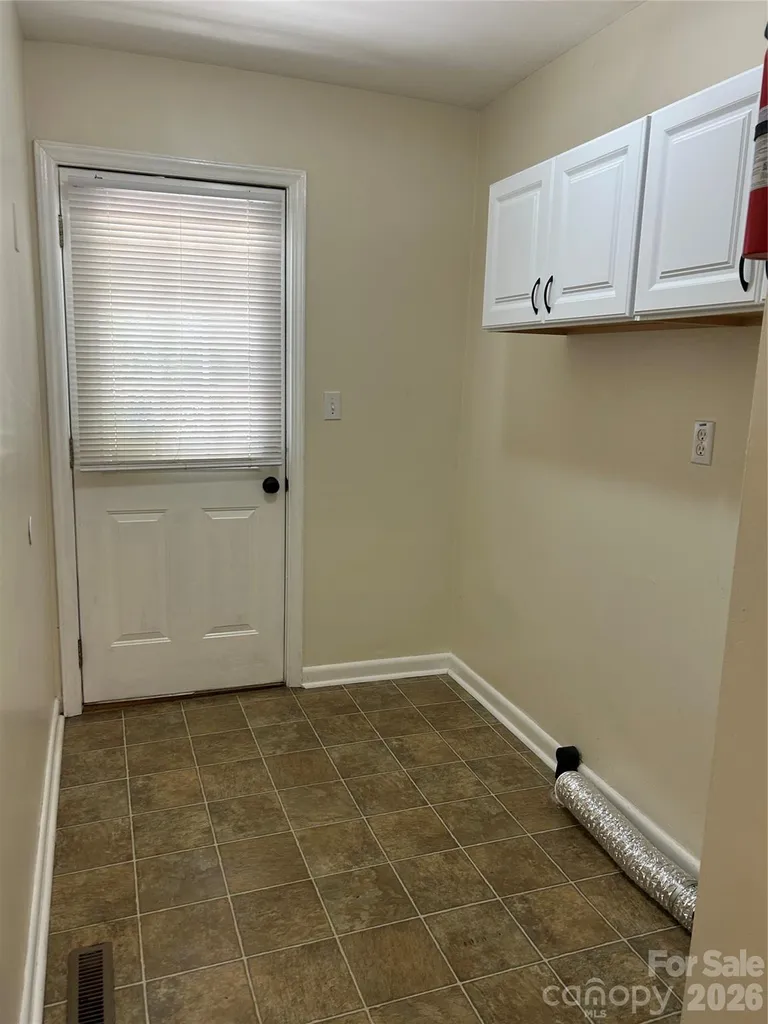 11 Mountain Road Hendersonville NC 28791