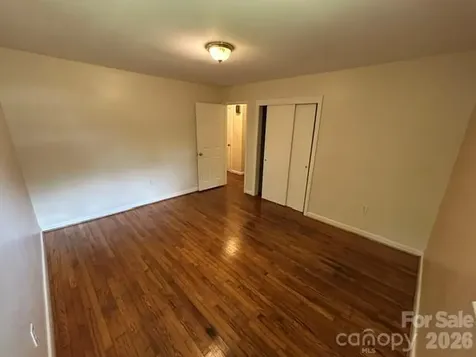 11 Mountain Road Hendersonville NC 28791