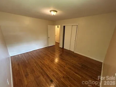 11 Mountain Road Hendersonville NC 28791